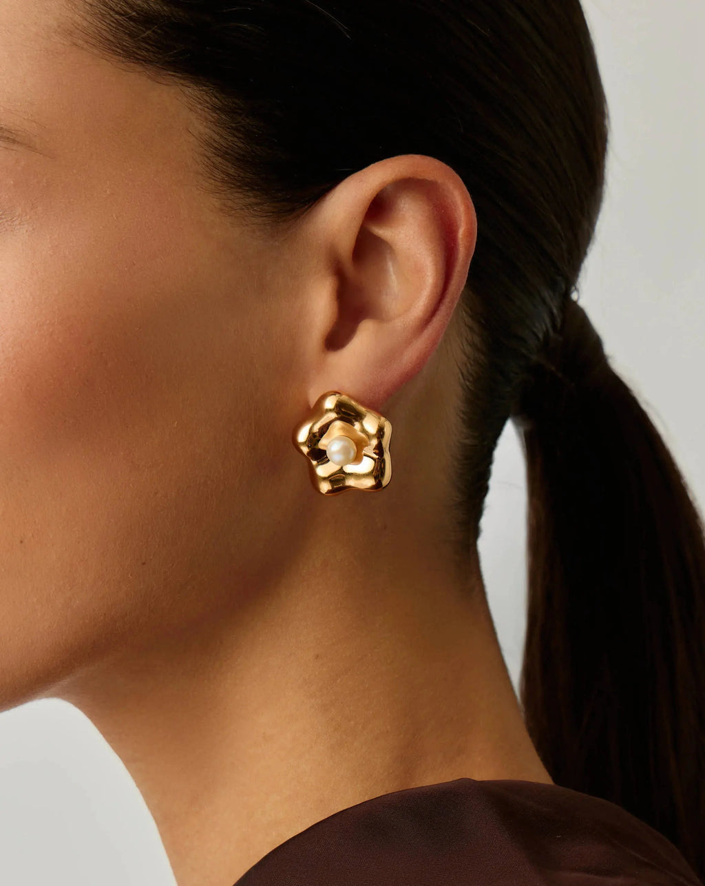 Eny Puffy Daisy Oversized Stud Earrings | 18ct Gold Plated/Pearl